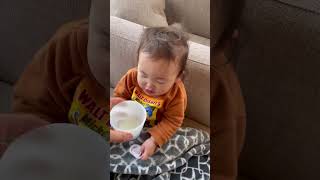 【牛乳大好きな1歳5ヶ月の末っ子】まだ「ぎゅうにゅう」と言えない【双子の育児日記】