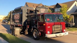 CWD: 2016 Autocar ACX McNeilus AutoReach Garbage Trucks