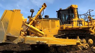 Komatsu D375A-6 Stripping Clay