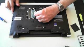 Toshiba Tecra R950 Opening