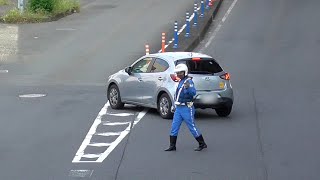 【運転下手すぎ】レンタカーってこんなのばっか...どんな神経したら警告してくれる白バイの前で赤信号突破できるの？？