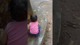 വണ്ടി പോകുന്ന വഴിയിൽ ആണോ  ഇതൊക്കെ#5K views#baby#cutebaby #babygril #babyplaying #shorts 🥰