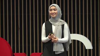 The dark and light of social media | Farzana Qasimi | TEDxCasey