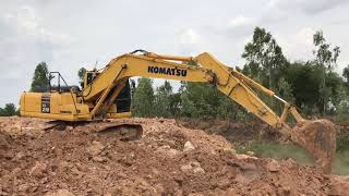 ยังใหม่ๆอยู่เลย komatsu pc210-10m0 กับงานทอยดิน เสียงเครื่องกระหึ่มมาก