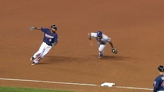 TEX@MIN: Suzuki reaches on ground ball