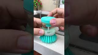 Automatic liquid-filling pot washing brush, brushing clean without damaging the pot or hands