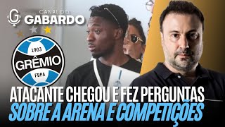 A pergunta que Amuzu fez sobre a Arena; chegou, fez foto do estádio e tirou dúvida sobre o Gauchão