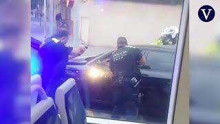 Persecución de película en Barcelona: atropellan a una mosso y lanzan hachís por la ventanilla