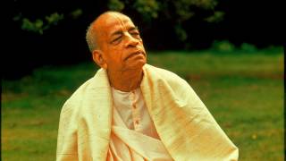 Prabhupada Chanting Hare Krishna Mahamantra