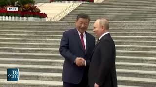 Putin vola in Cina, incontra Xi e avanza in Ucraina