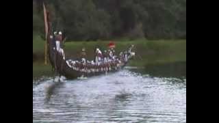 Malakkara palliyodam participating Aranmula vallasadya.avi