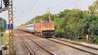 18030 Shalimar-Mumbai LTT Kurla Express Crosses with Milk Van