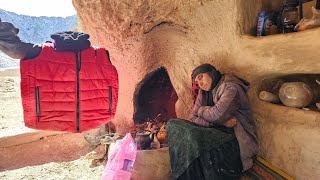 Skilled Grandma: Successfully Transfers Soil to Prevent Snowfall Inside the Cave