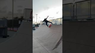 Kickflip bs smith grind