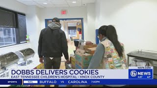 VFL Josh Dobbs delivers cookies to East Tennessee Children's Hospital