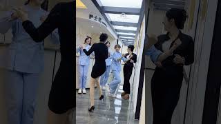 琪琪看到什么了 #格局打开#下班后的日常 #shorts #dance #music #douyin #tiktok #nursesdancing