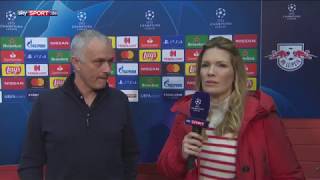 Trotz des Ausscheidens führt Jose Mourinho ein Interview mit Jessica Libbertz