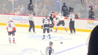 AHL Throwback Fight (2018): Simon Benoit (Gulls) vs Mikey Eyssimont (Reign)