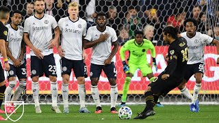 Carlos Vela’s superb curling free kick makes it 12 home games in a row with a goal!