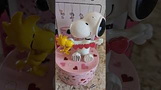 Snoopy Candle with Necklace Hidden Inside! #peanuts #snoopy #charmedaroma