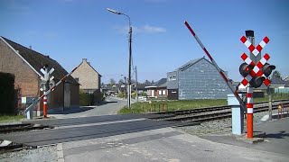 Spoorwegovergang Lierde (B) // Railroad crossing // Passage à niveau