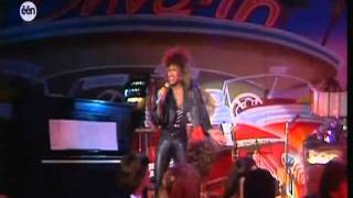 tina turner-What's love got to do with it live (BRT-Hotel Americain, 1984)