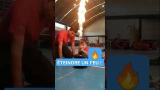 Voici comment éteindre un feu 🔥! #shorts #insolite