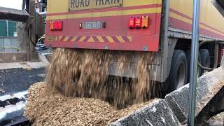 Pumpa - Wilkens Belt Trailer Unloading Woodchips