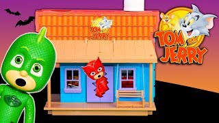 PJ Masks Halloween Treasure Hunt in Spooky Tom & Jerry House