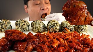 Thánh ăn mukbang ăn đùi gà rán cùng chân gà rút xương cơm nắm thơm ngon