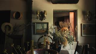 Inside Fiona De Lys’s Moody Cottage in London