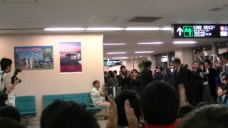 2010.11.23 アビスパ福岡 J1昇格決定 福岡空港セレモニー【大塚社長】