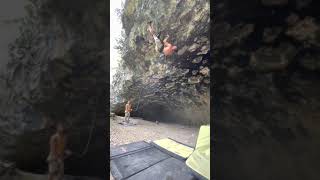 El Picachu (9b) in Rodellar by Jonathan Flor - uncut version, without the 1st boulder problem