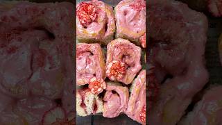 The Best Strawberry Rolls! #baking #food #strawberryrolls #strawberryrecipes #recipe