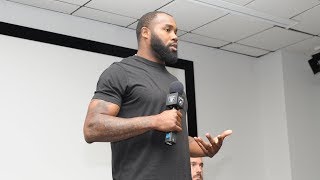 Darren McFadden speaks to Raiders rookies: \