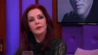 Priscilla, vrouw van Elvis Presley: "hij leeft!" - RTL LATE NIGHT