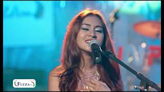 ကမ္ဘာငယ်လေး - အိမ့်ချစ် [Official MV]