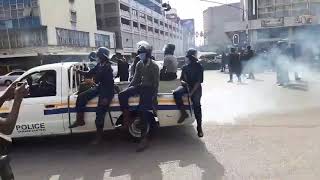 Zimbabwe Army \u0026 Police invades the MDC Alliance HQ in Harare