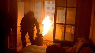Brave firefighter removes burning gas cylinder with his bare hands