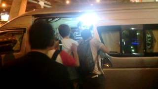 [Fancam] 120724 Infinite @ Suvarnabhumi Airport 2 (by Praewstar Koala)