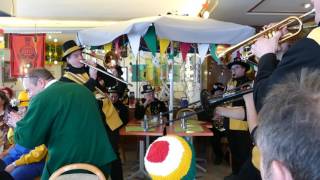 Stadtmusik auf der Strassenfasnet 2017 in Riedlingen im Stadtcafe