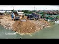 Strong Power 5Ton Dump Truck Moving Dirt Mix With Stone And Bulldozer KOMATSU D31PX Spreading