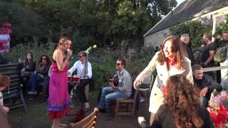 Viktoria singing at OOGSTFEEST Buurtboerderij 2013