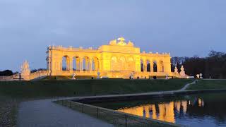 Gloriette Sunset Schloss Schönbrunn Park bei Nacht