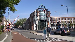 Spoorwegovergang Sneek // Dutch railroad crossing