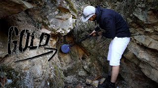 Mining Visible Gold out of a Quartz Vein in Australia