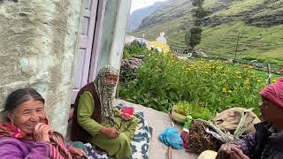 1stt village koksar.. in lahol and spiti...himachal tribal people..sidhepahad se...;;)