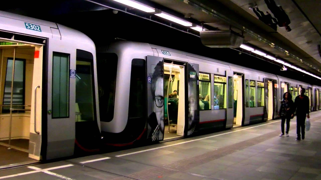 RET Metro Type B Met Speciale Opdruk Station Beurs Rotterdam - YouTube