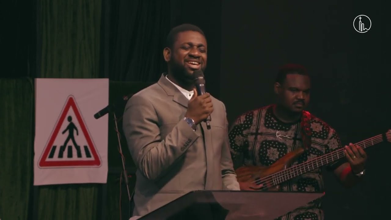 Moment D Adoration Voyager Léger Avec Athom S Mbuma Chords Chordify