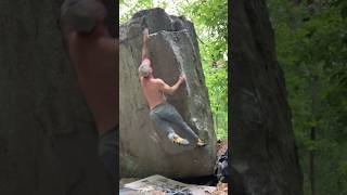 “Jet Puffed” / V5 - Walden Ridge, TN #bouldering #lasportiva #climbing #outdoors #pebblewrestling